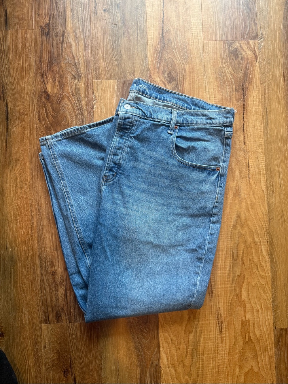 Old Navy Slouchy Straight-Leg Jeans